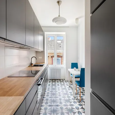 Le Bourgeois, De Caractere, Centre Daire *